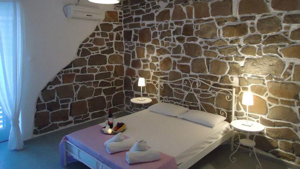 Hotel Adamas Kültér fotó
